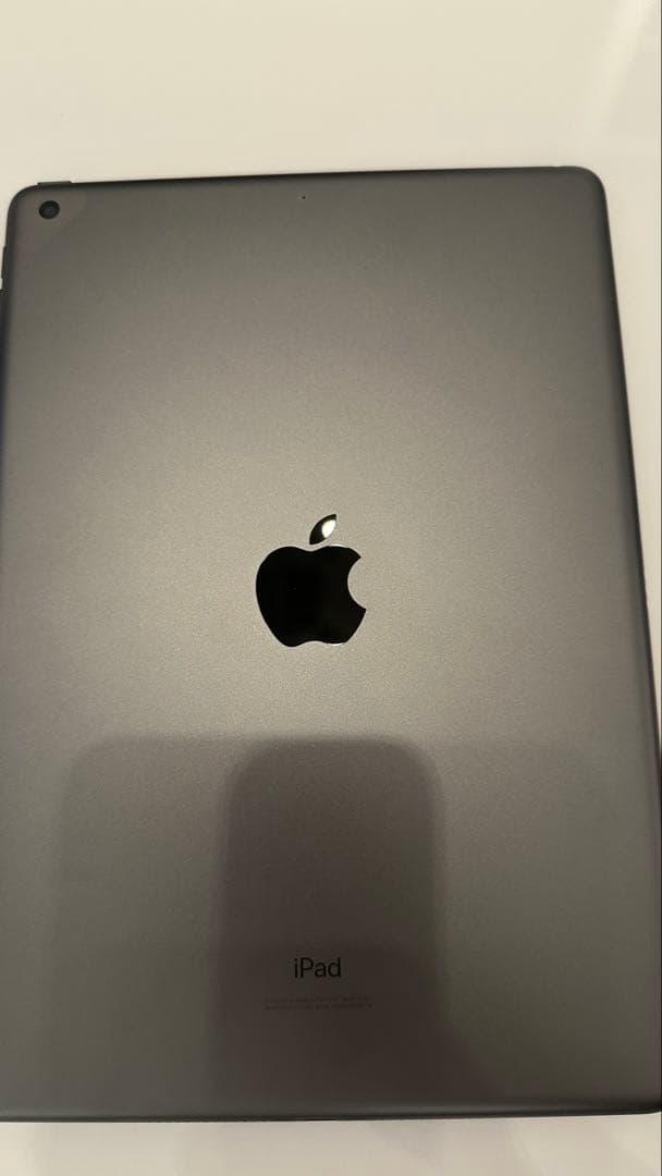 【美品】iPad 第7世代　32GB Wi-Fiモデル　キーボード付き