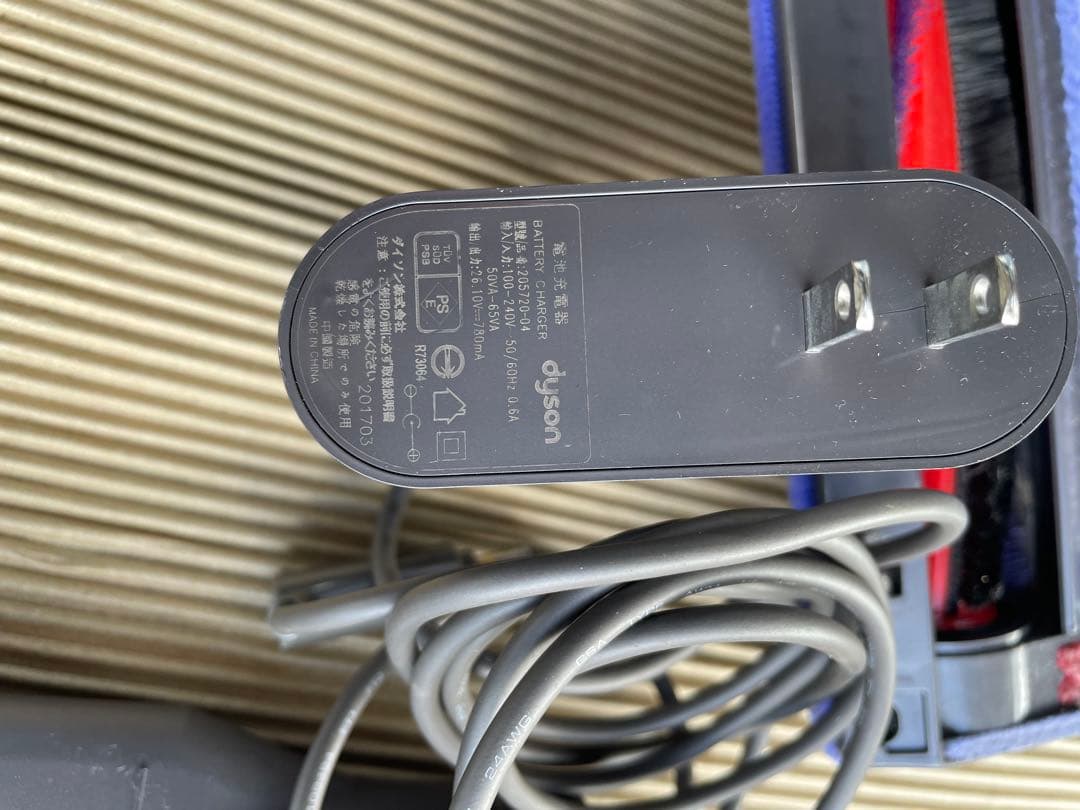 dyson v6 cord-free proハンディクリーナー