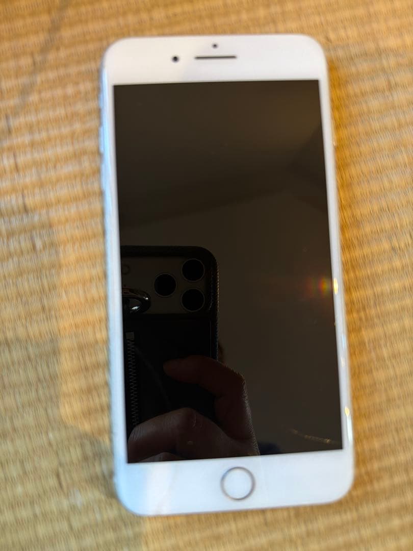 iPhone 8 Plus 64GB シルバー動作良好 画面割れなしSIMフリー