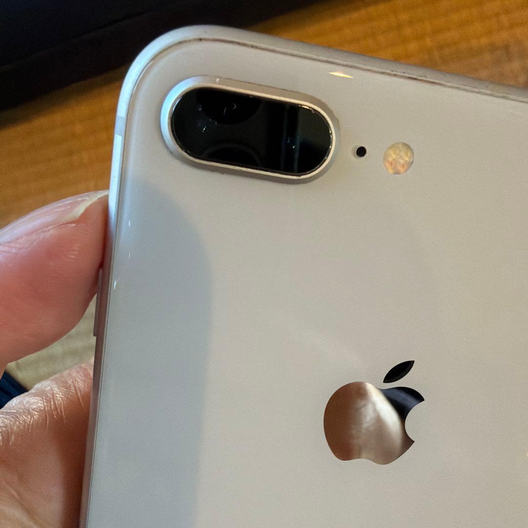 iPhone 8 Plus 64GB シルバー動作良好 画面割れなしSIMフリー