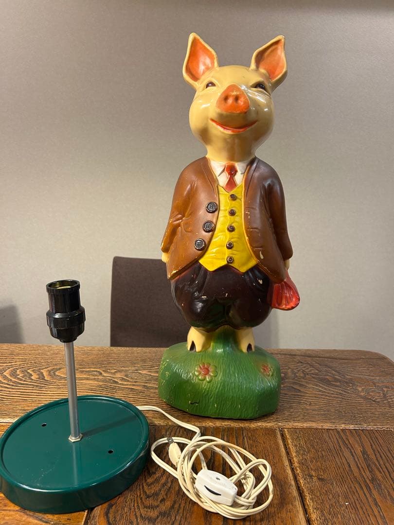 ピグリン•ブランド　ぶたの電気スタンド　ぶたの置物