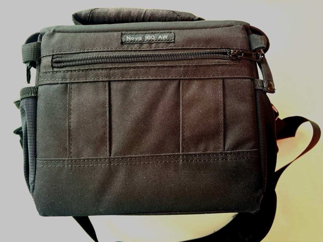 SONY α55 デジタル一眼レフカメラ、専用ショルダーバッグ付き