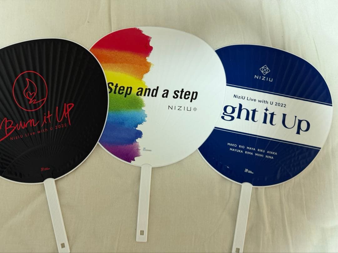 NiziU マヤ　グッズ　ペンライト　うちわ　ケース　バッジ　まとめ売りセット