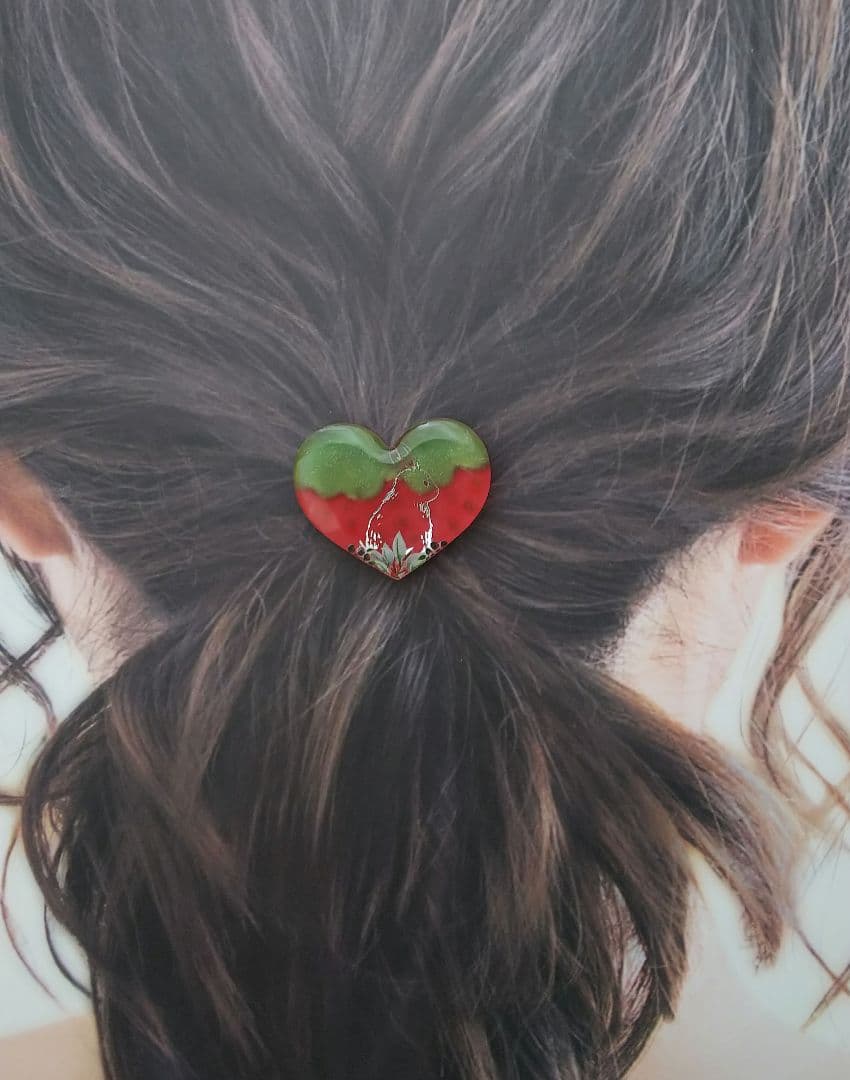 いちごハート うさぎちゃんレジンヘアゴム
