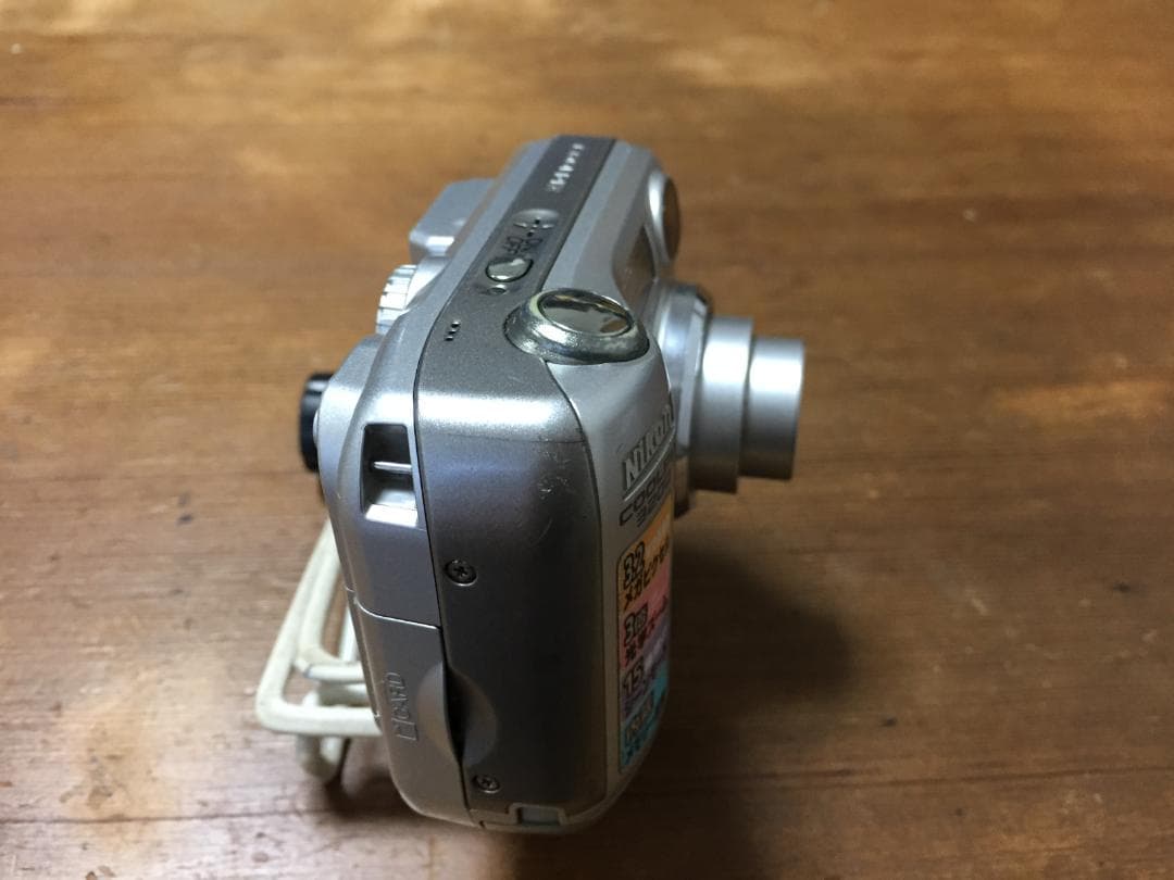 撮影画像あり　Nikon　COOLPIX 3200　SDカード付　単3電池仕様