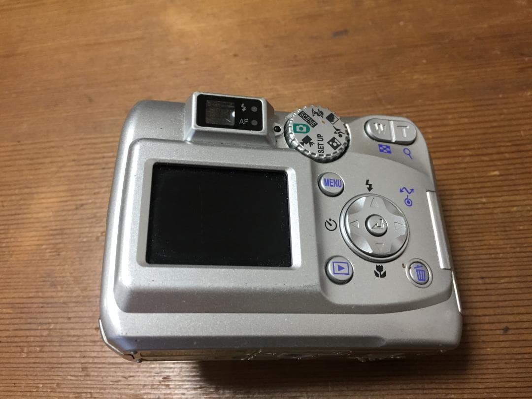 撮影画像あり　Nikon　COOLPIX 3200　SDカード付　単3電池仕様