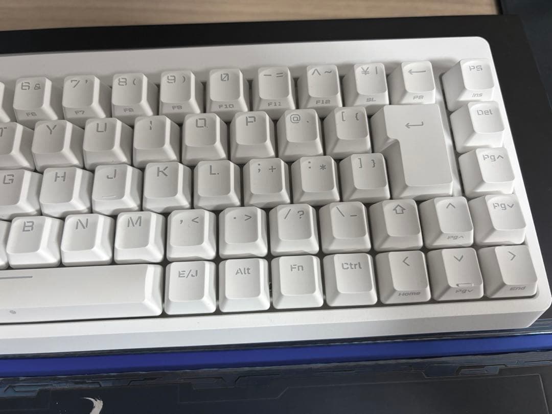 VK600A ホワイトメカニカルキーボード