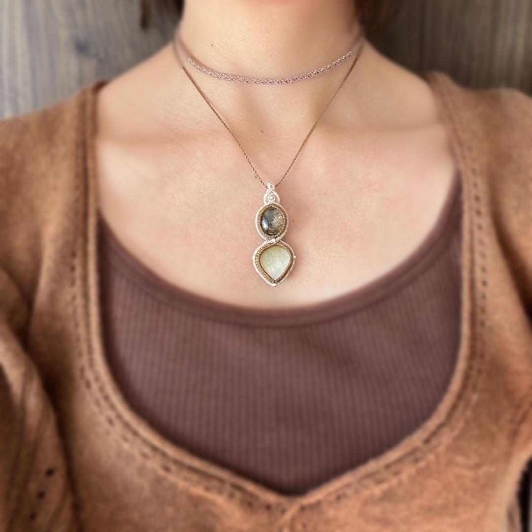 ＊揺らめくガーデンクオーツとマザーオブパールのマクラメネックレス＊