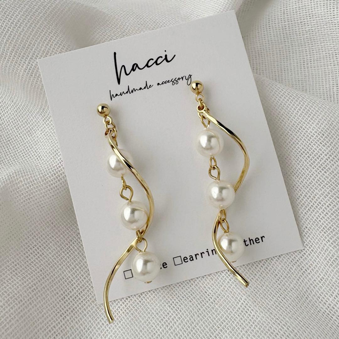 #466スワロフスキーパール　ゴールドスティック　イヤリング/チタンピアス変更可