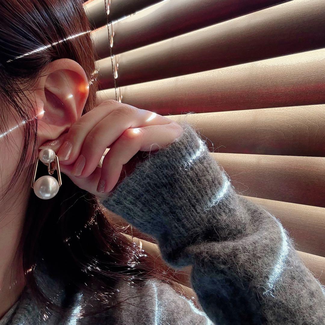 #466スワロフスキーパール　ゴールドスティック　イヤリング/チタンピアス変更可