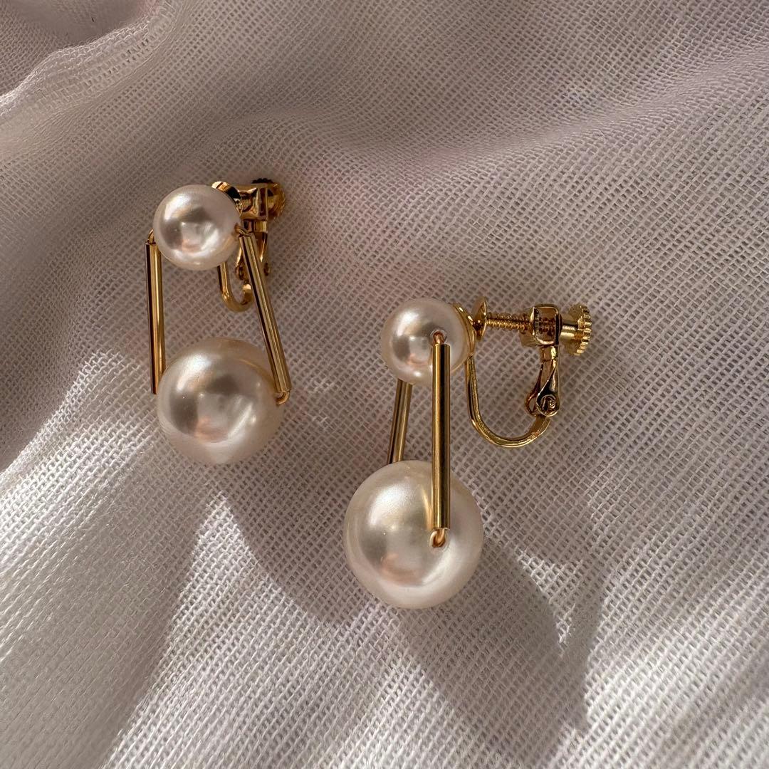 #466スワロフスキーパール　ゴールドスティック　イヤリング/チタンピアス変更可