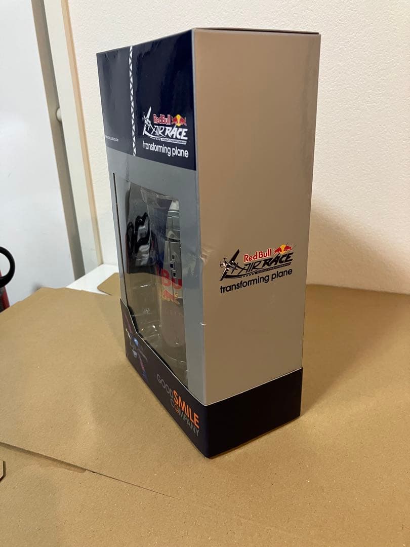 レッドブル　フィギュア　飛行機　レース　redbull 模型　トランスフォーム
