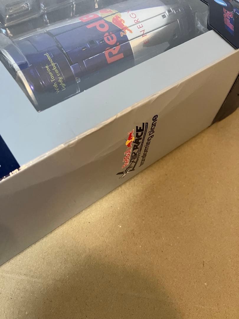 レッドブル　フィギュア　飛行機　レース　redbull 模型　トランスフォーム