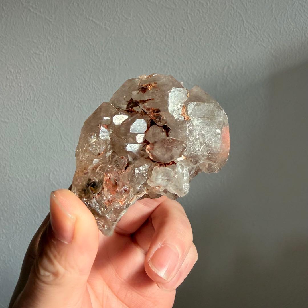 【神秘の癒し】ヒマラヤ産 エレスチャルクォーツ 135g（虹入り）