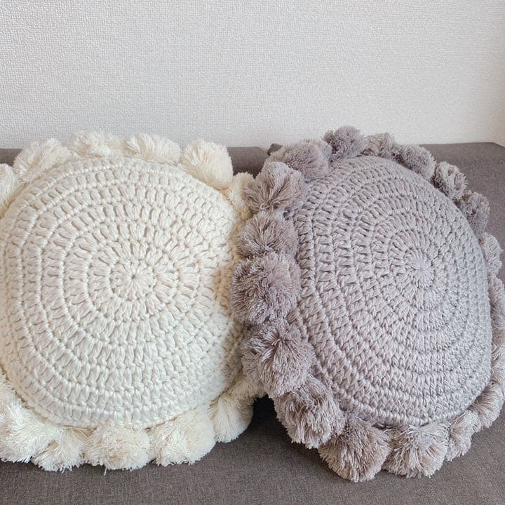 掻き編みニットのポンポンサークルクッション♡ホワイト単品♡北欧インテリア♡春夏