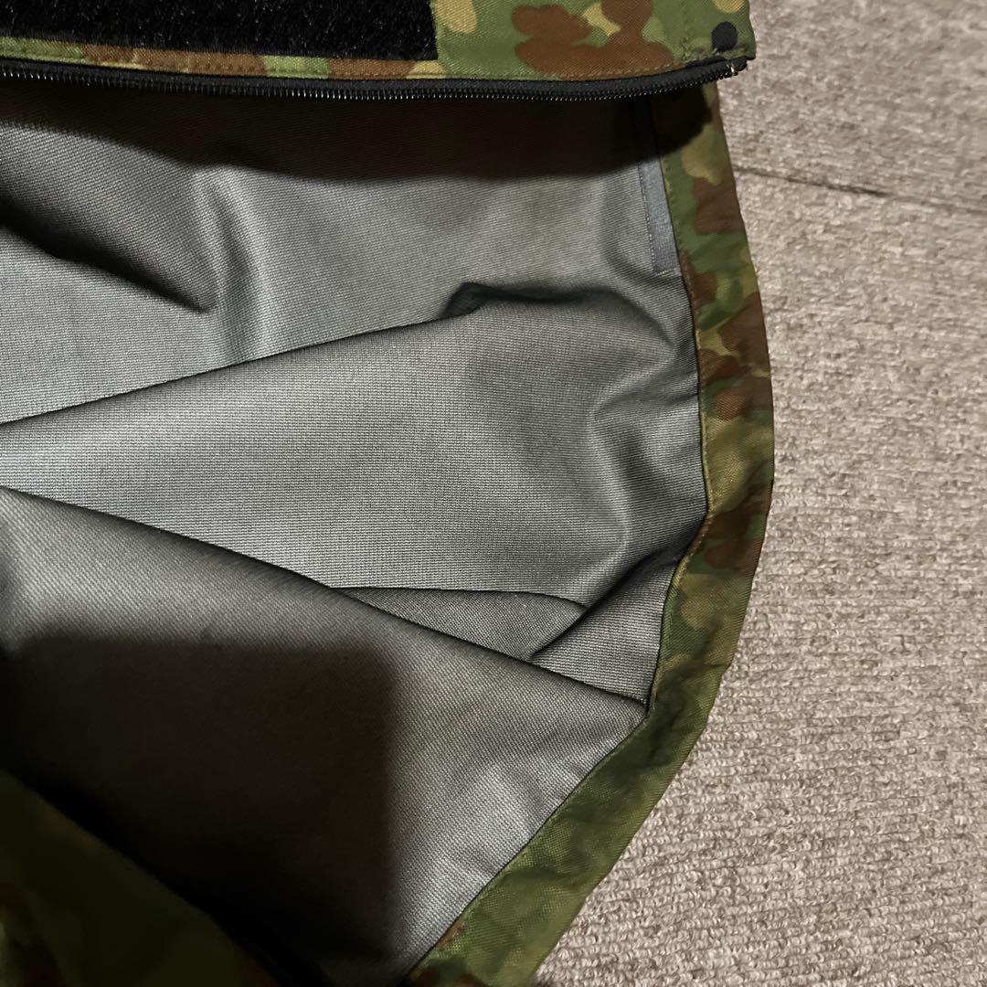 FÜRST 迷彩ジャケット　雨具