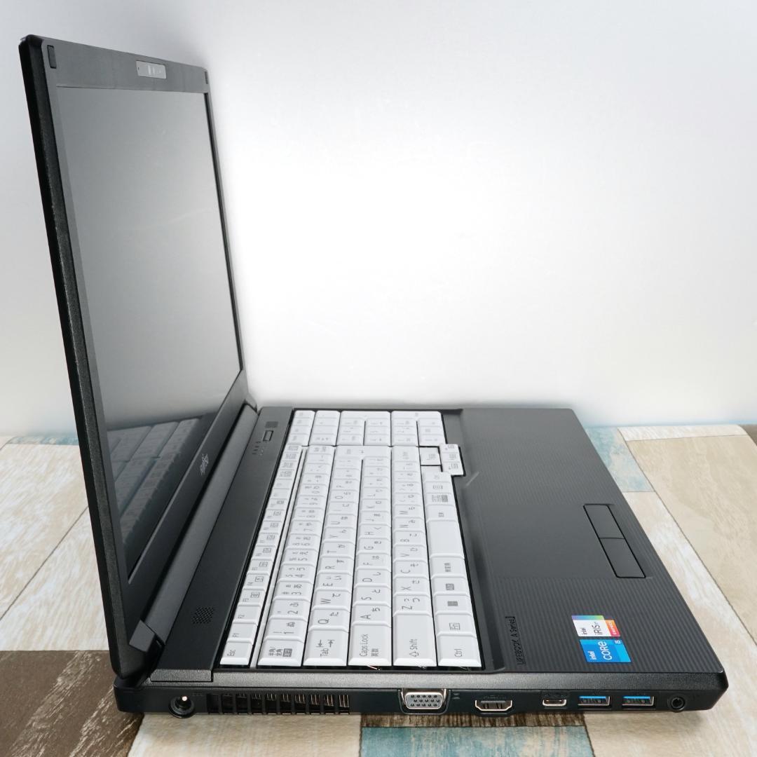 美品の２０２３年製✨１０コアの１２世代コアｉ５に超高速新品ＳＳＤ５００G＆１６Ｇ
