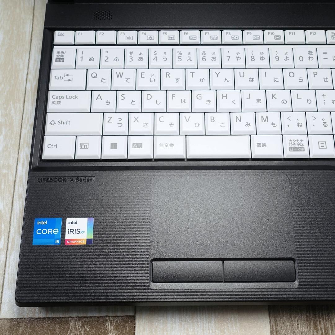 美品の２０２３年製✨１０コアの１２世代コアｉ５に超高速新品ＳＳＤ５００G＆１６Ｇ
