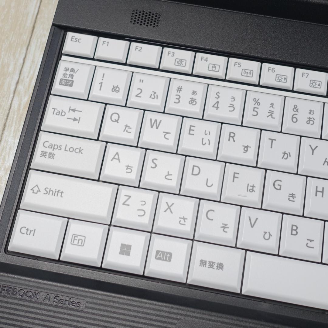 美品の２０２３年製✨１０コアの１２世代コアｉ５に超高速新品ＳＳＤ５００G＆１６Ｇ