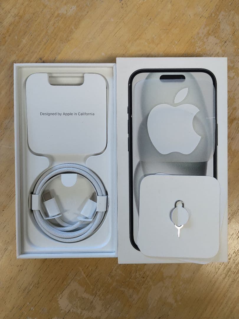 iPhone 15 ブラック 256GB SIMフリー