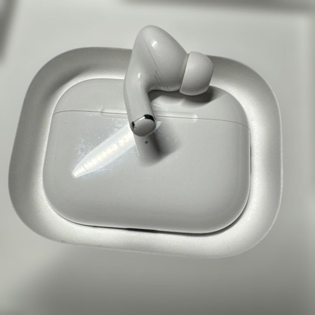 AirPods Pro第二世代　ケースと左耳のみ(接続確認済) ※充電コードなし