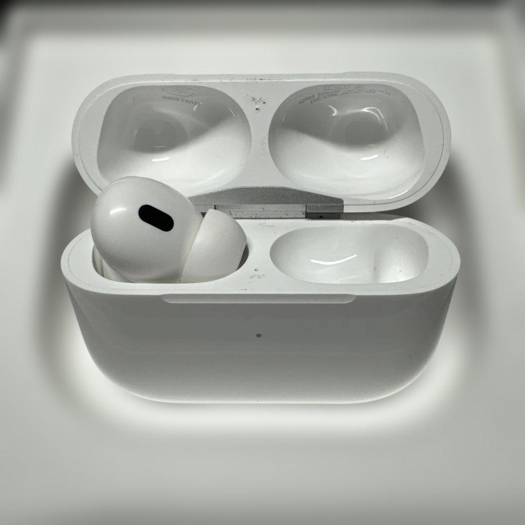 AirPods Pro第二世代　ケースと左耳のみ(接続確認済) ※充電コードなし