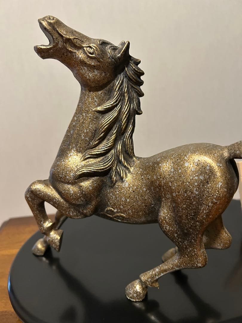 【新品未使用‼️】いななき 馬の彫刻 干支置物 オブジェ 昭和レトロ縁起物 ホース
