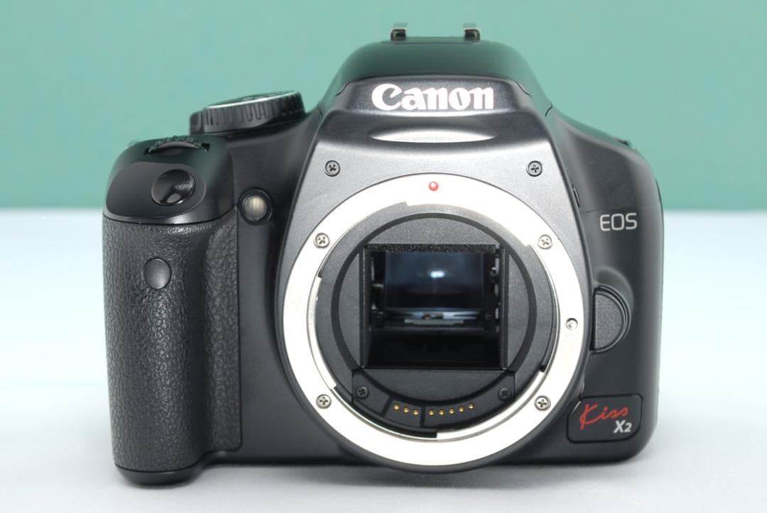 ☘️カメラデビューに✨️ Canon Kiss X2 ダブルレンズ 一眼レフ