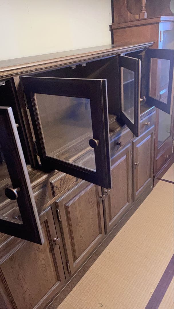 ミ*エ様 木製キャビネット ダークブラウン 4扉ガラス扉4 引き出し4