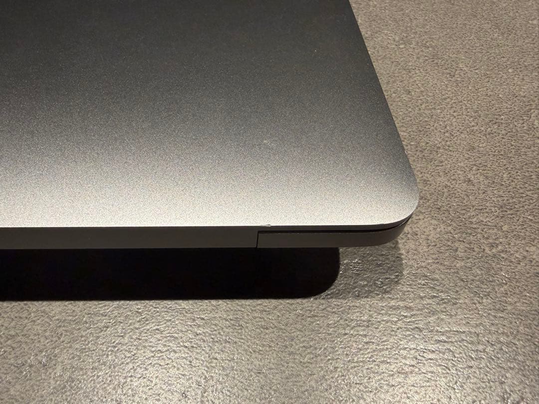 美品　MacBook Pro・M2・8GB・512GB SSD 付属品完備