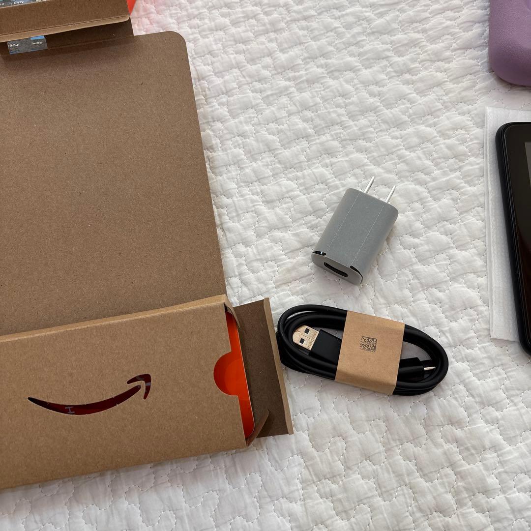 Amazon Fire HD 8 タブレット 本体とカバー　キッズタブレット