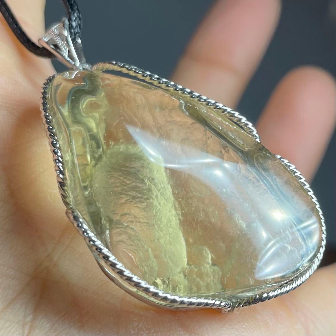 天然石ペンダント　高品質リビアングラス　イエロー　42*33mm SV925刻印