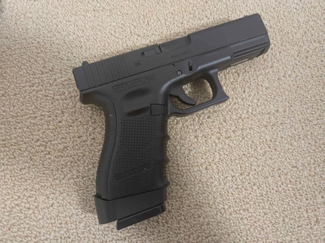 東京マルイ glock用ガスブローバック用マガジン2つ