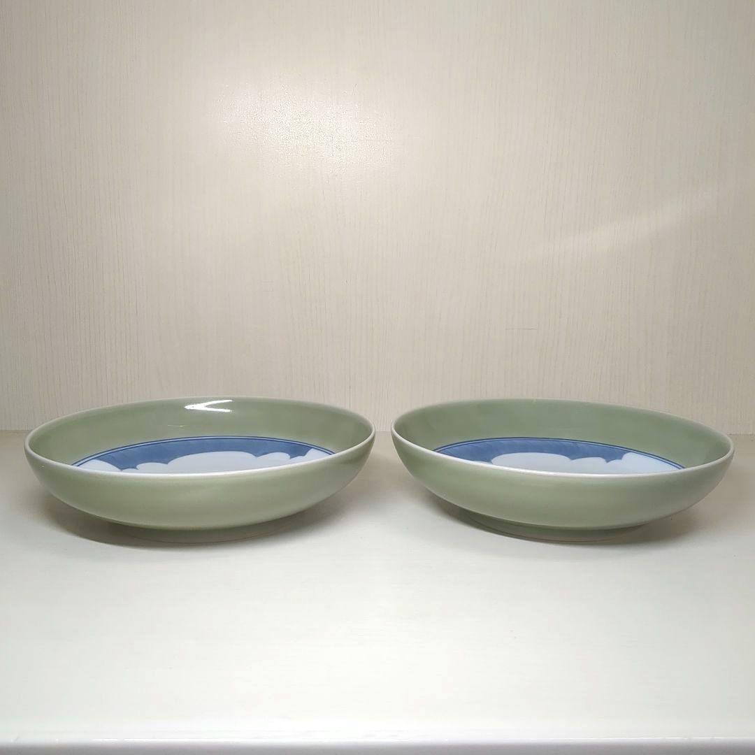 源右衛門窯　青磁　雲波紋　中皿　深皿　2枚　直径約19センチ