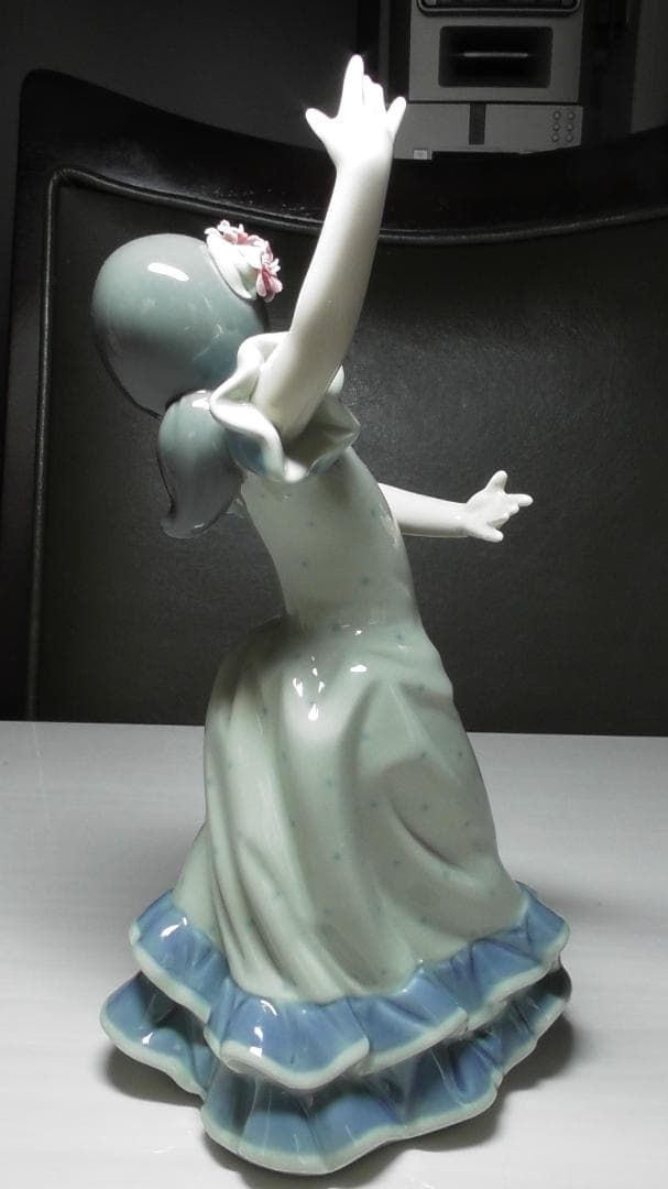 LLADRO　リヤドロ　【リトルダンサー　ロリータ】陶器　リアドロ　Ｌ429
