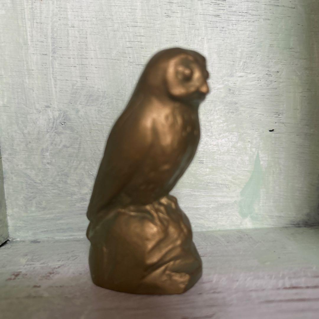 金色 フクロウ 彫刻