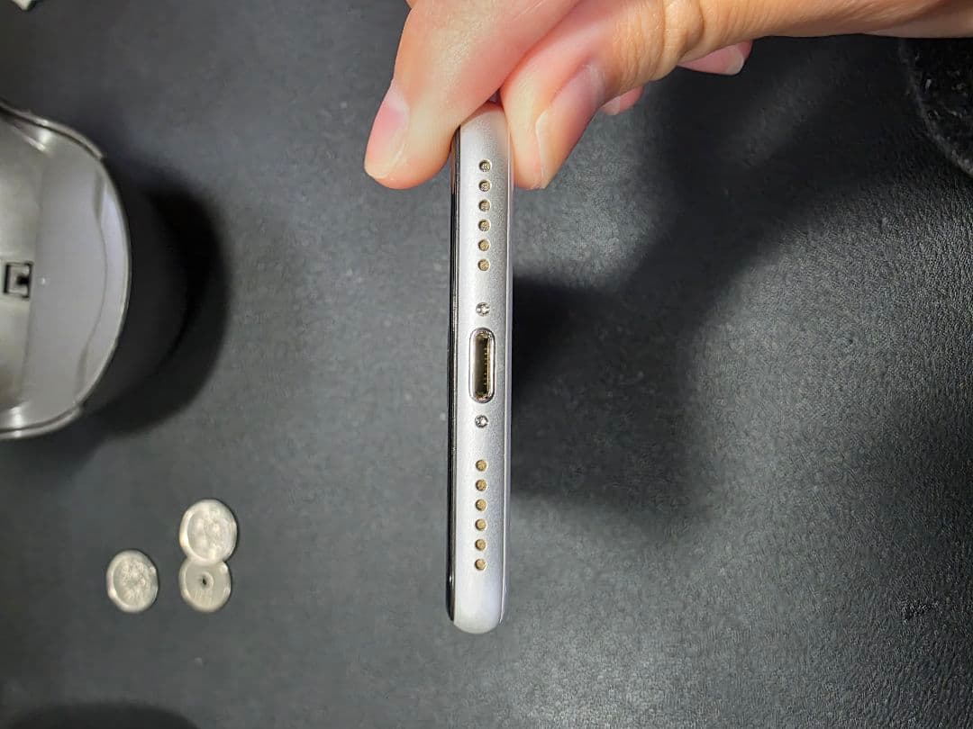iPhone se2 128gb シルバー　バッテリー新品　simフリー