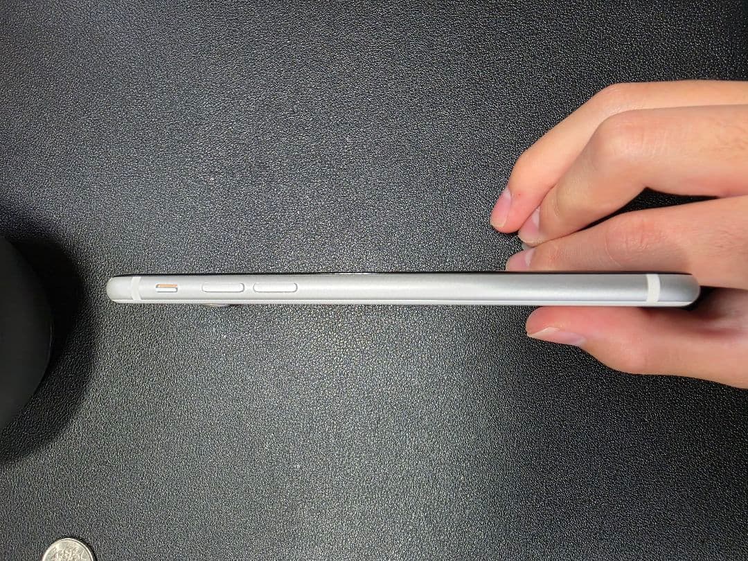 iPhone se2 128gb シルバー　バッテリー新品　simフリー