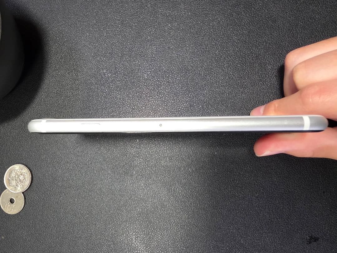 iPhone se2 128gb シルバー　バッテリー新品　simフリー