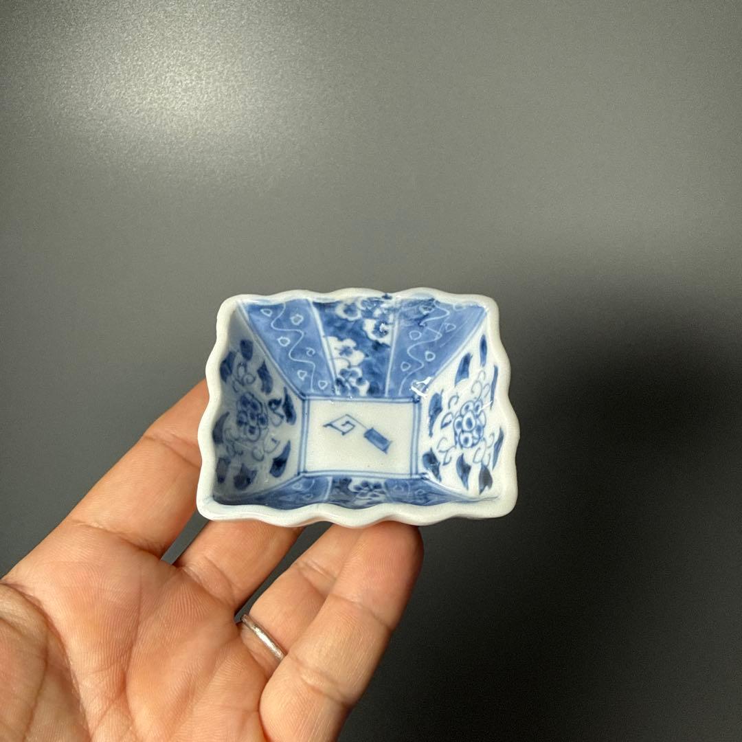 幕末期〜明治　古伊万里　染付菊花形角小皿　20客　醤油皿　器が素敵な料理屋