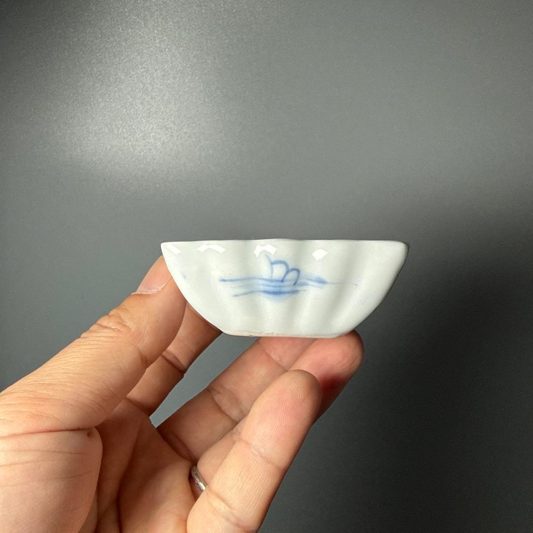 幕末期〜明治　古伊万里　染付菊花形角小皿　20客　醤油皿　器が素敵な料理屋