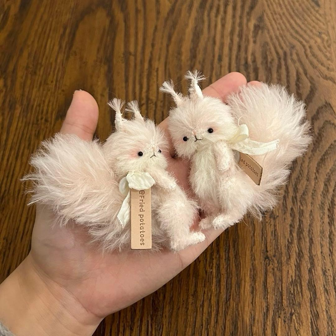 ピンク色のベイビーリス ミニチュア ぬいぐるみ アーティストベア 海外作家様