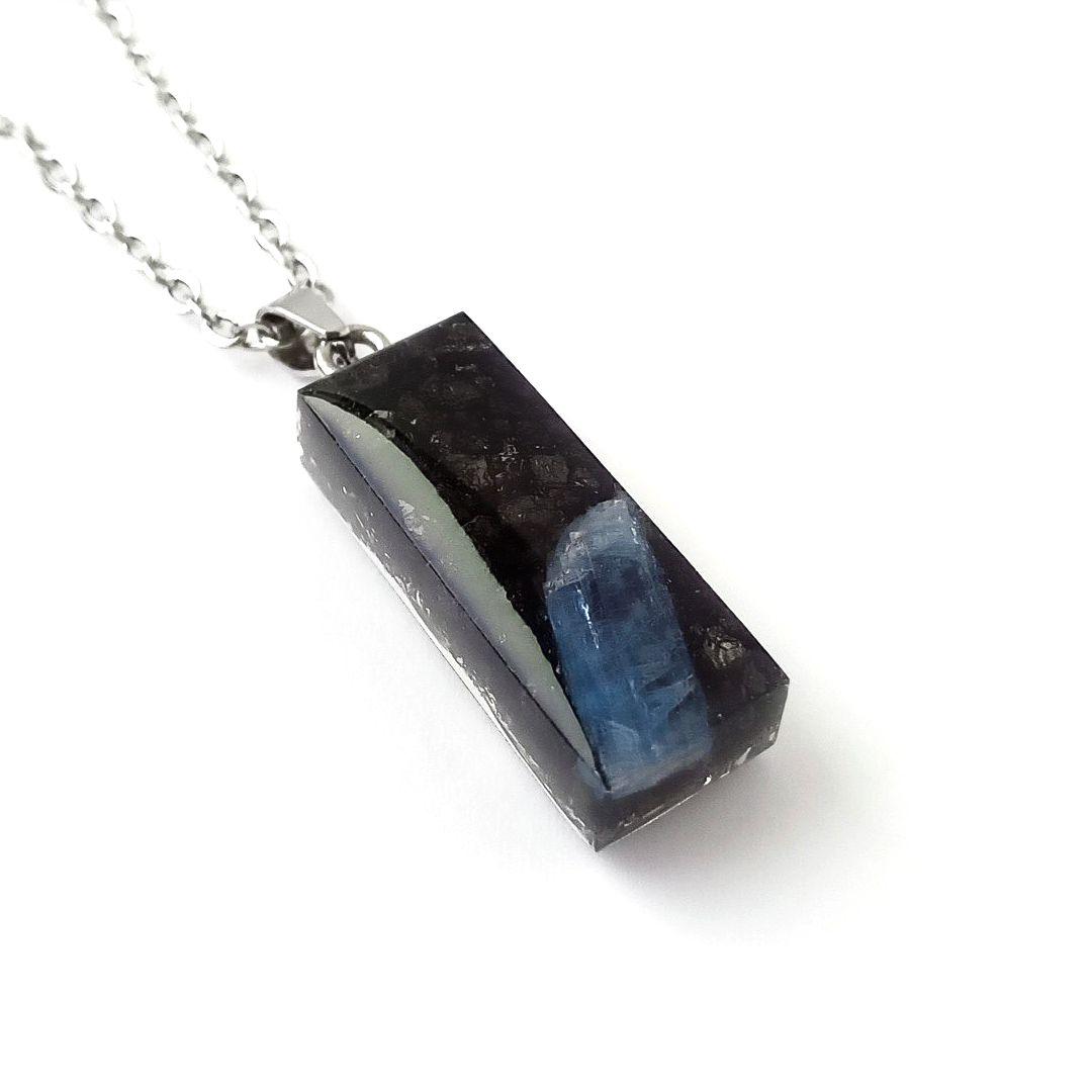 オルゴナイト｜心身を浄化し調子を整える｜カイヤナイト×エリートシュンガイト