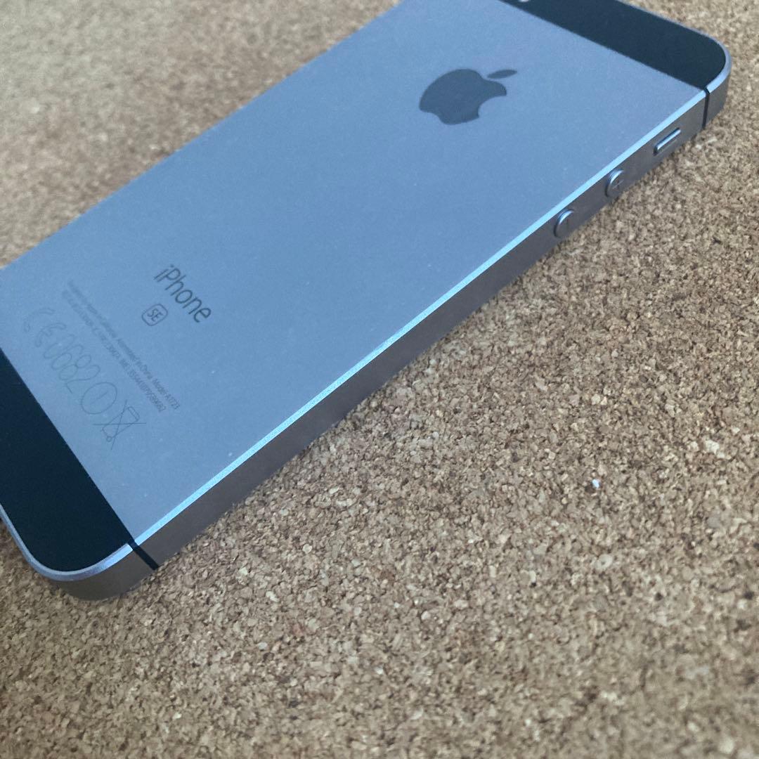 765【早い者勝ち】電池最良好☆iPhoneSE 64GB SIMフリー☆