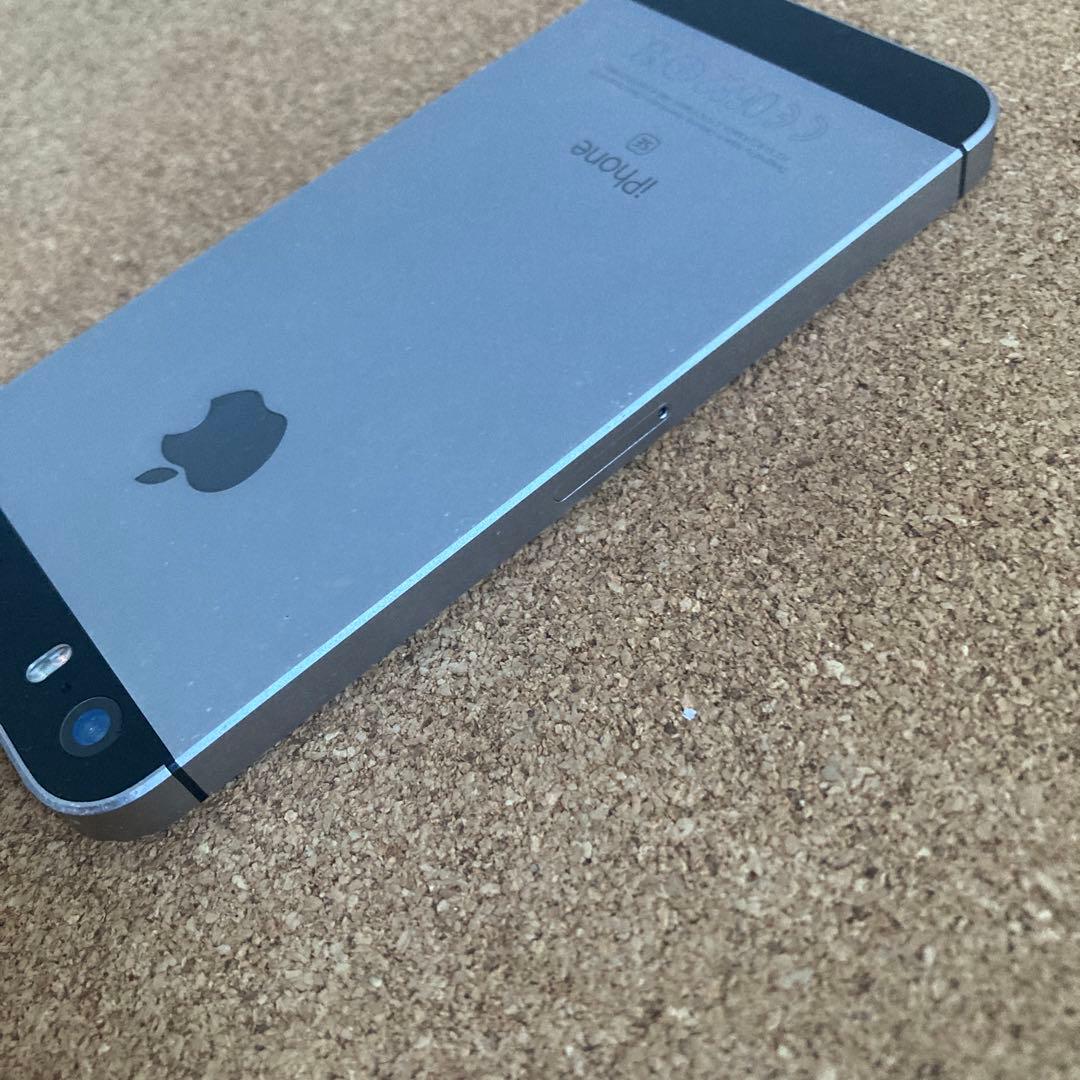 765【早い者勝ち】電池最良好☆iPhoneSE 64GB SIMフリー☆