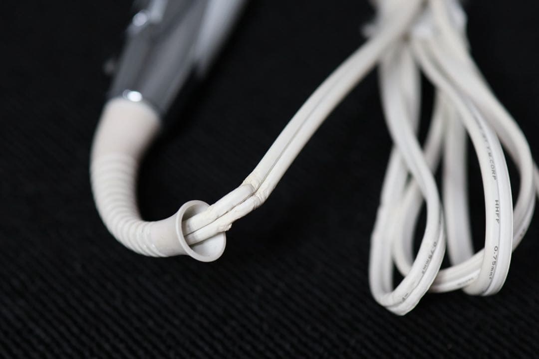 リファストレートヘアアイロン プロ　ホワイト/シルバー