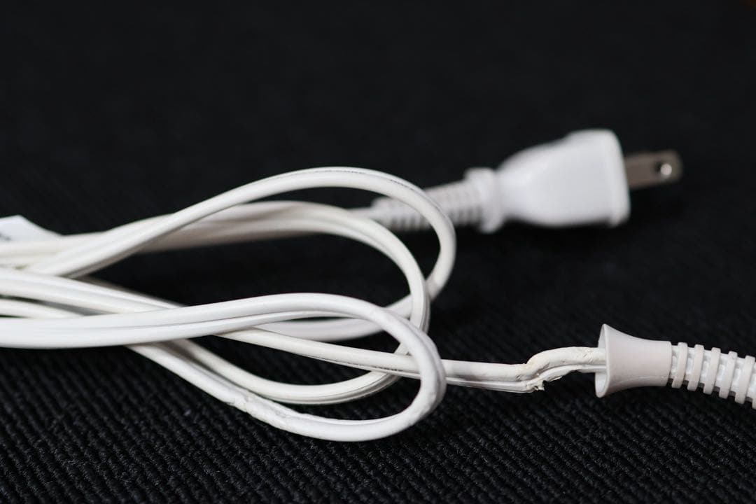 リファストレートヘアアイロン プロ　ホワイト/シルバー