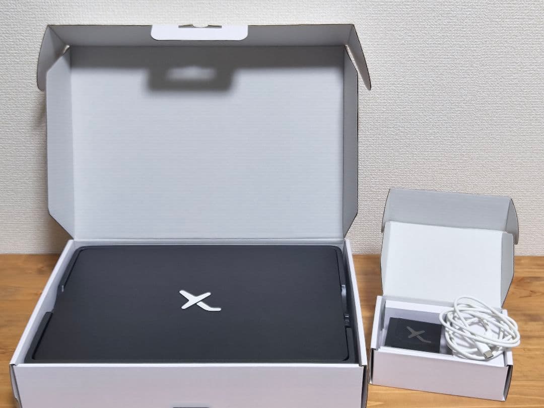 モバイル モニター　ディスプレイ　Mira BooK