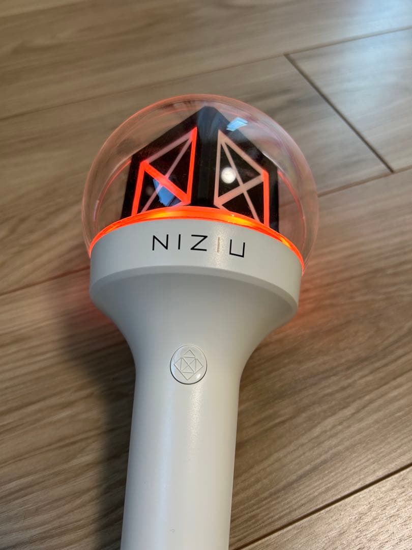 NiziU ペンライト 公式