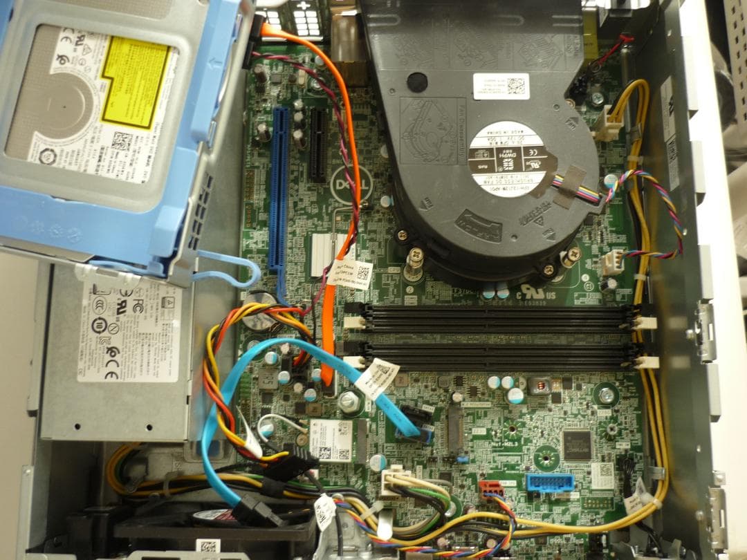 Precision 3431 Pentium G5420/メモリなし/HDDなし